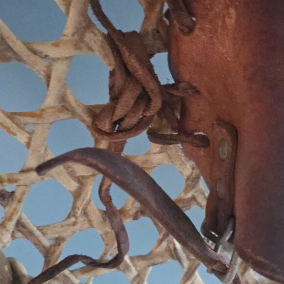 Wood and Rawhide Vintage Traditional Huron Snowshoes 43" x13.5", made in Canada - Picture 6 of 16